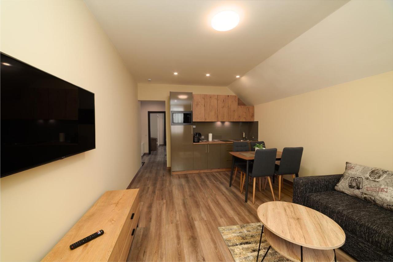 Tako Apartments ไคลเพดา ภายนอก รูปภาพ